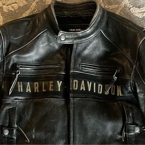 Harley Davidson authentic Leather iconic 60’s spread legs metal insignia